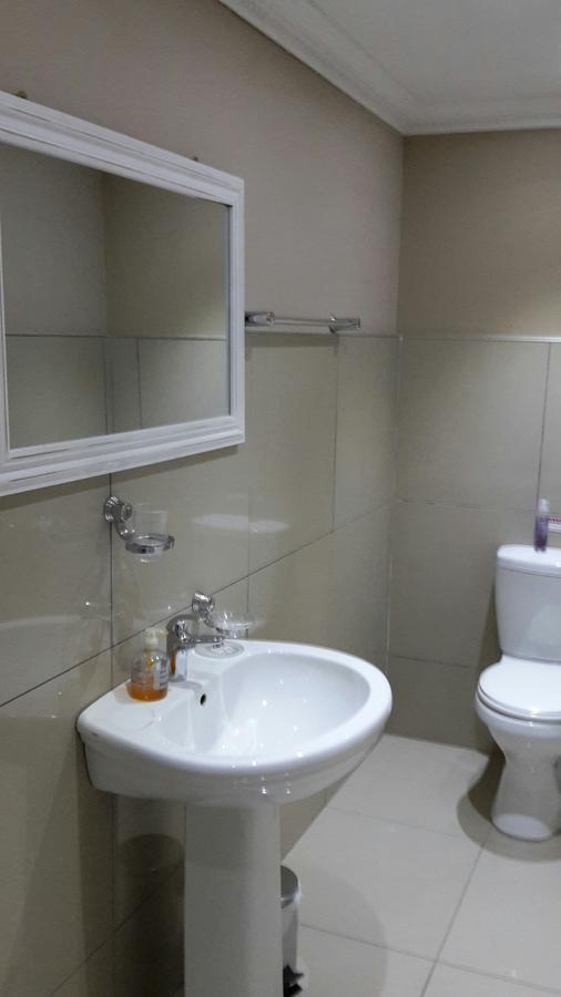Bettie'S Luxury Lodge Kroonstad Bilik gambar