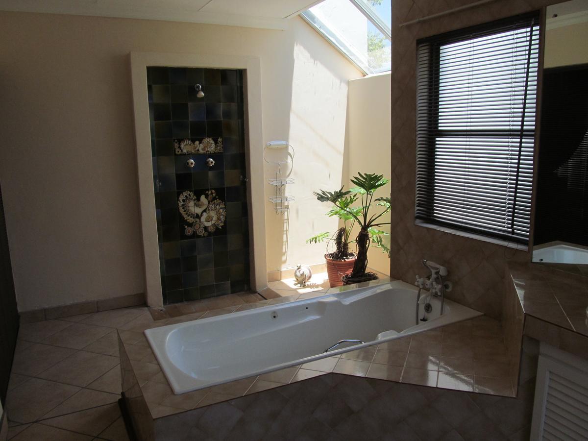 Bettie'S Luxury Lodge Kroonstad Bilik gambar