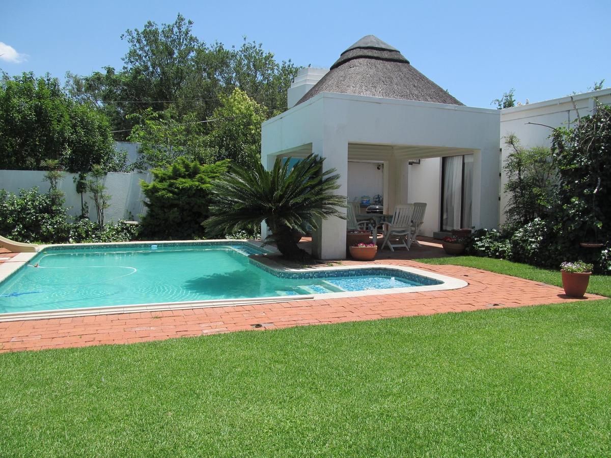 Bettie'S Luxury Lodge Kroonstad Bilik gambar